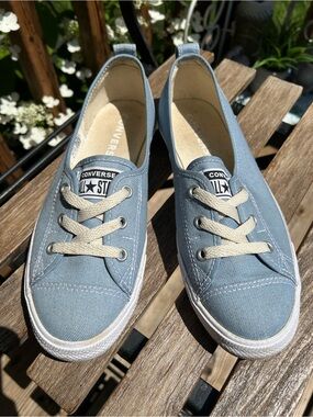 Converse Women's Chuck Taylor All Star Ox Low Blue/ White Retro